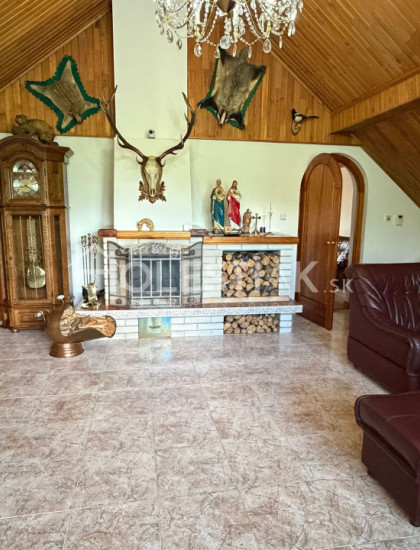 https://www.pavolholestiak.sk/storage/properties/517/thumb/predam-pekne-zariadeny-rodinny-dom-cadca-podzavoz-iba-u-nas_0.jpeg?t=1787835546