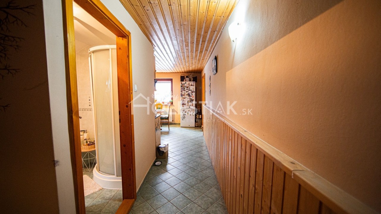 Rezervované Exkluzívne predám rodinný dvojdom - 2 bytové jednotky - širšie centrum - Čadca