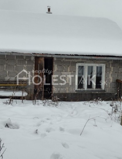 https://www.pavolholestiak.sk/storage/properties/61/thumb/rezervovane-predam-starsi-rodinny-dom-s-peknym-pozemkom-518-m2_0.jpg?t=1653463832