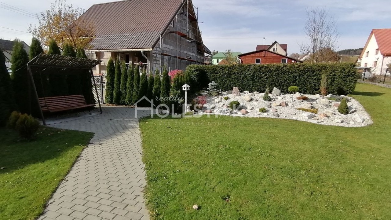 Rezervované - Predám veľký, rekonštruovaný rodinný dom 6+1 v obci Svrčinovec, iba u nás