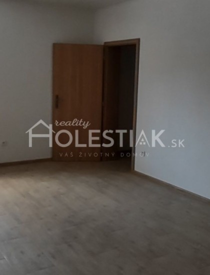 https://www.pavolholestiak.sk/storage/properties/66/thumb/dam-do-prenajmu-dva-nove-priestory-v-centre-mesta-cadca_0.jpg?t=1645037132
