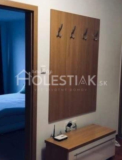 https://www.pavolholestiak.sk/storage/properties/69/thumb/prenajmem-nadstandardny-vacsi-zariadeny-21-byt-cadca-martinkov-potok_0.jpg?t=1645685136