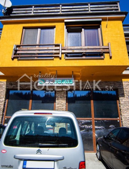 https://www.pavolholestiak.sk/storage/properties/71/thumb/odporucane-predam-polyfunkcny-dom-3-byty-kancelarie-garaze_0.jpg?t=1689580840