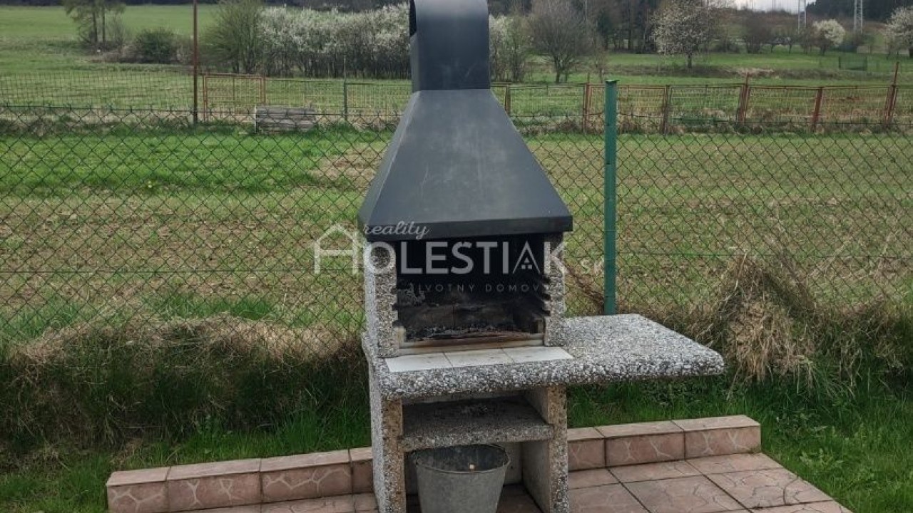 Rezervované - Exkluzívne predám záhradný domček, pozemok 514 m2 Kysucké Nové Mesto