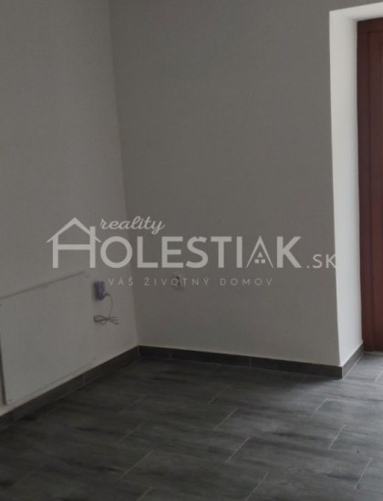 https://www.pavolholestiak.sk/storage/properties/88/thumb/dam-do-prenajmu-dva-nove-kancelarske-priestory-na-prizemi-v-centre-mesta-cadca-s-vlastnym-parkovanim_0.jpg?t=1683700326