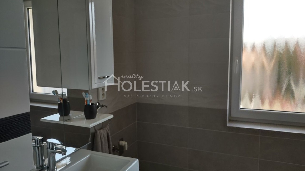 Dám do prenájmu nový, kompletne zariadený byt v centre mesta Čadca - exkluzívne