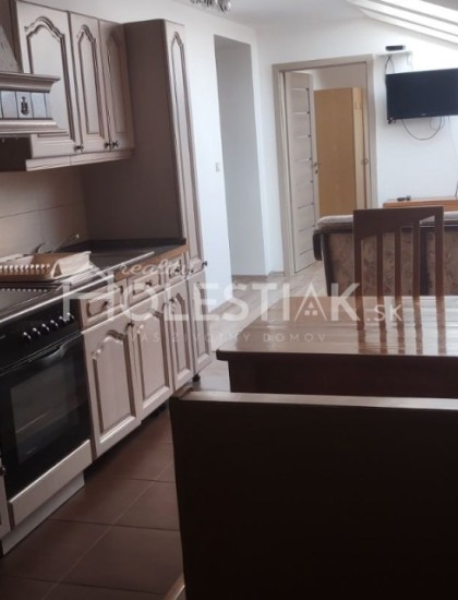 https://www.pavolholestiak.sk/storage/properties/98/thumb/dam-do-prenajmu-jeden-31-izbovy-byt-cierne-okr-cadca-iba-u-nas_0.jpg?t=1673471866